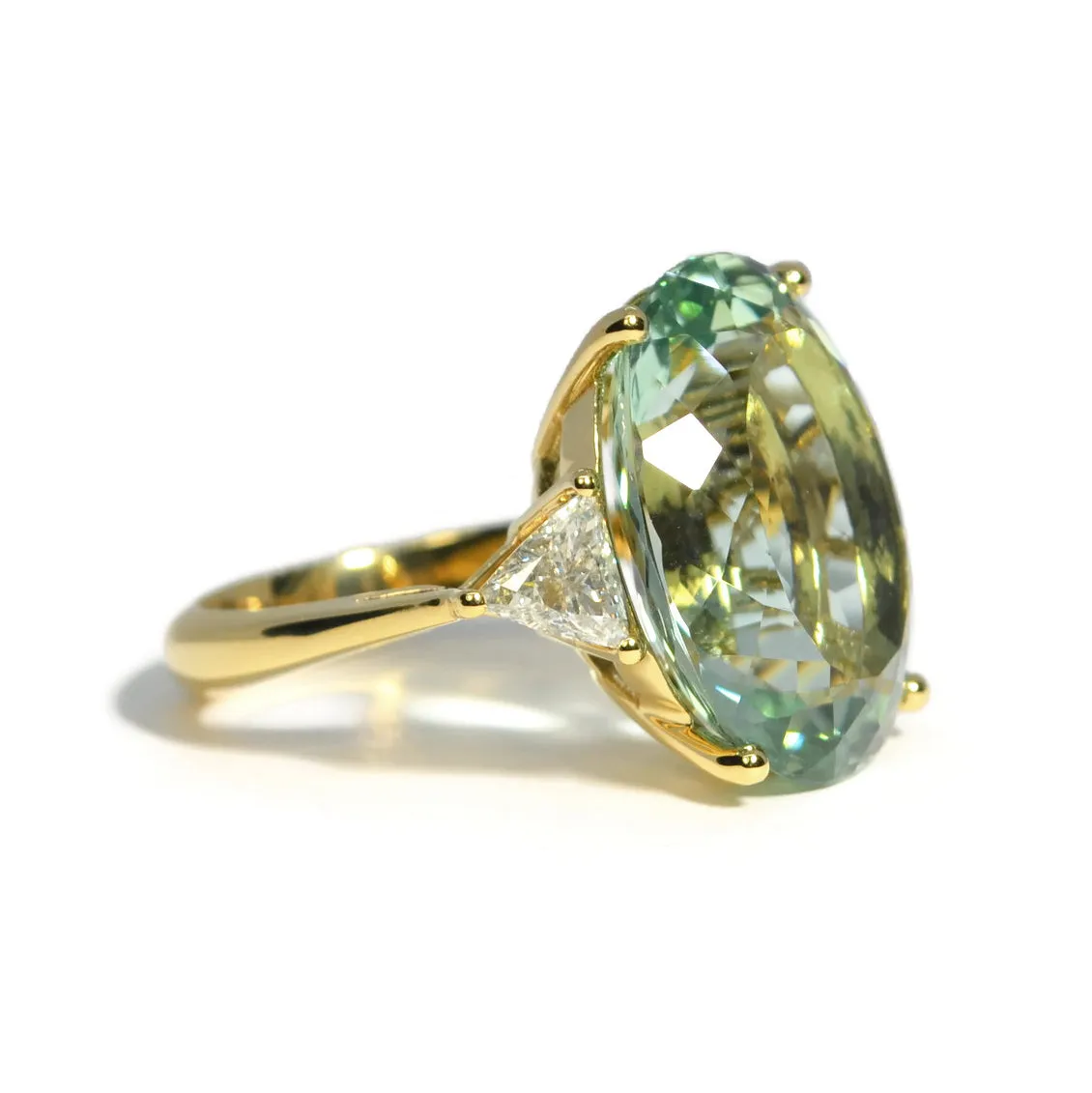 A & Furst - Party - One of a Kind Cocktail Ring with Green Aquamarine and Diamonds, 18k Yellow Gold