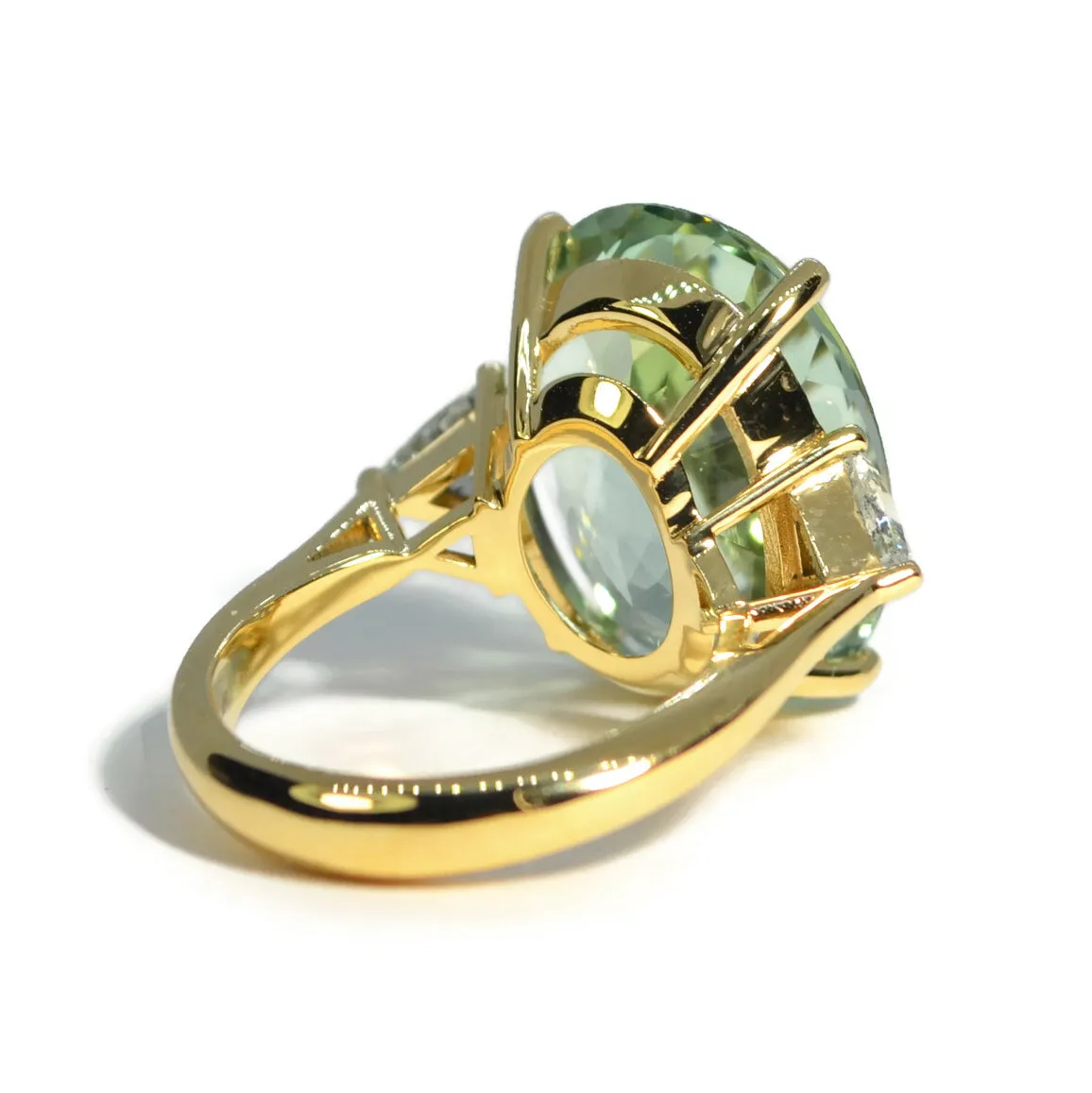 A & Furst - Party - One of a Kind Cocktail Ring with Green Aquamarine and Diamonds, 18k Yellow Gold