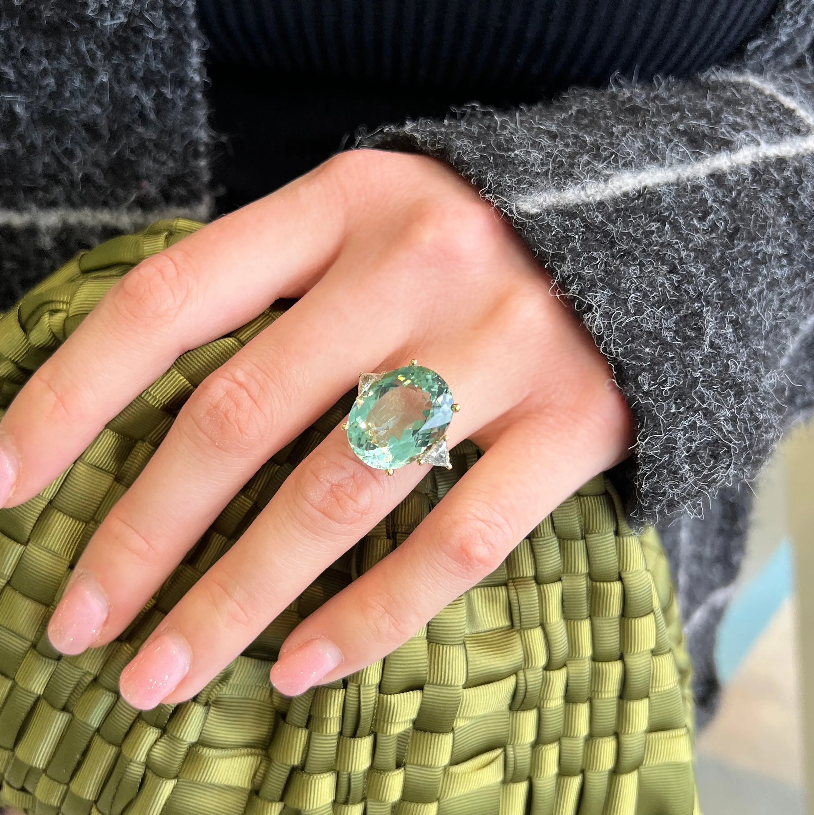 A & Furst - Party - One of a Kind Cocktail Ring with Green Aquamarine and Diamonds, 18k Yellow Gold