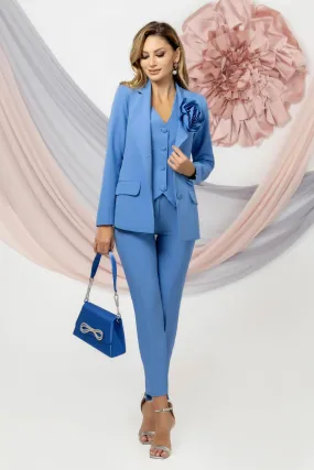 Completo tailleur elegante blu azzurro a tre pezzi Pretty Girl con spilla a fiore