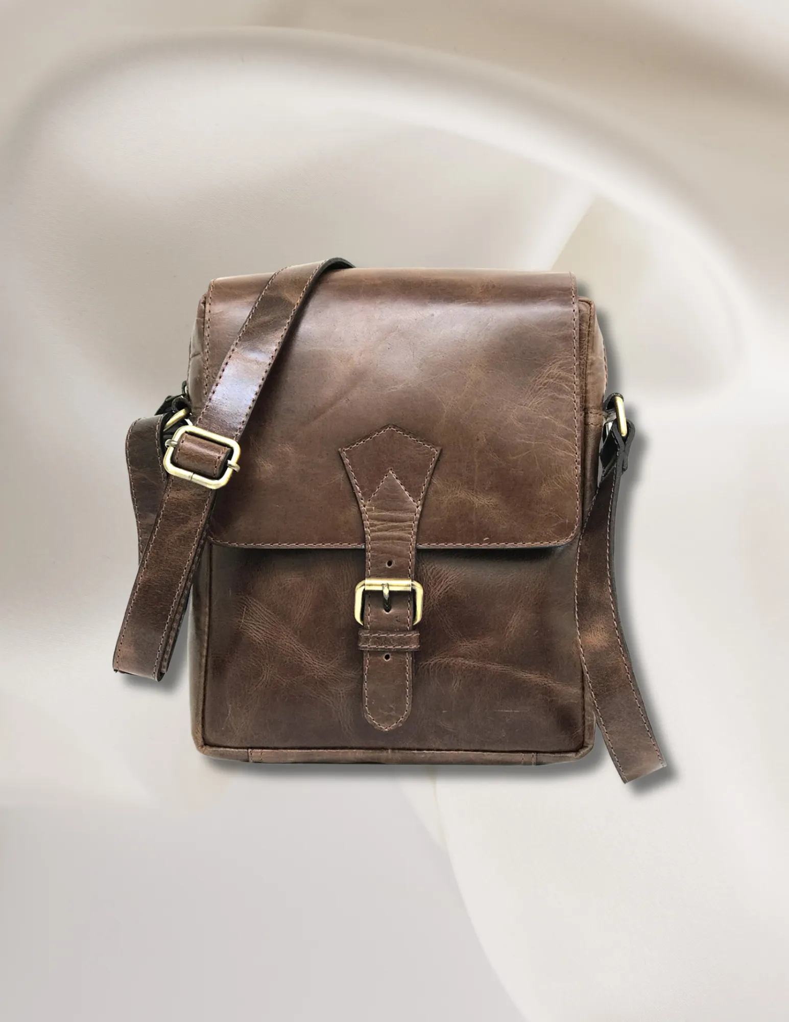 Full-grain Buffalo Leather Sling Messenger Bag - Expresso Brown