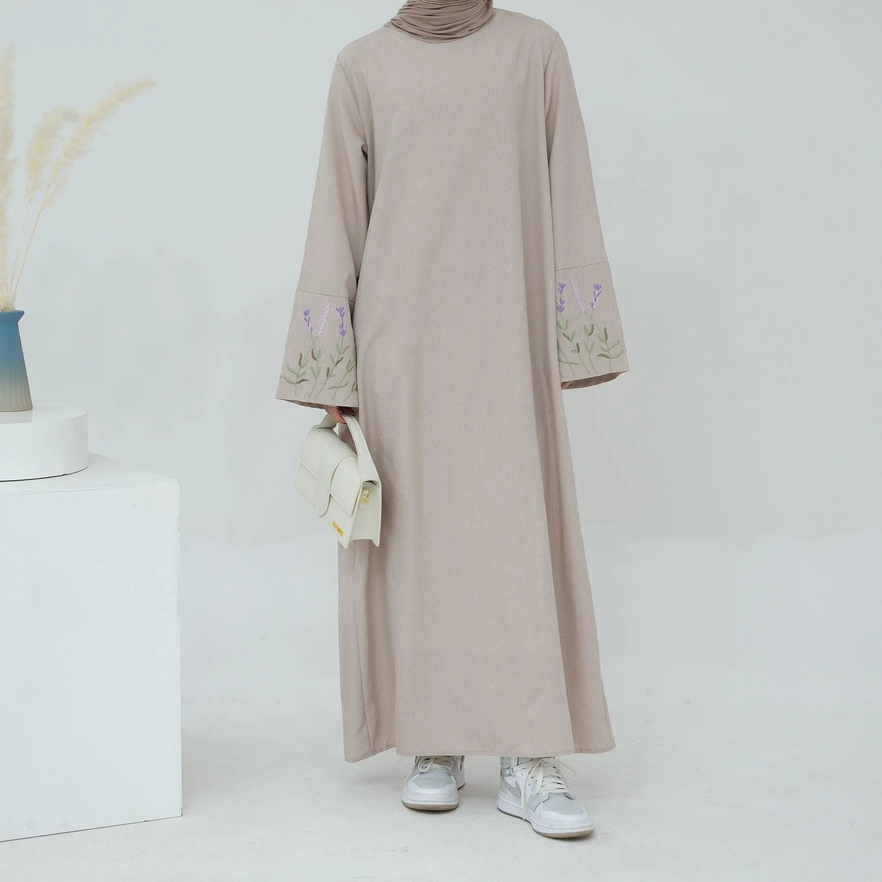 MA058 Floral Embroidery Elegant Abaya